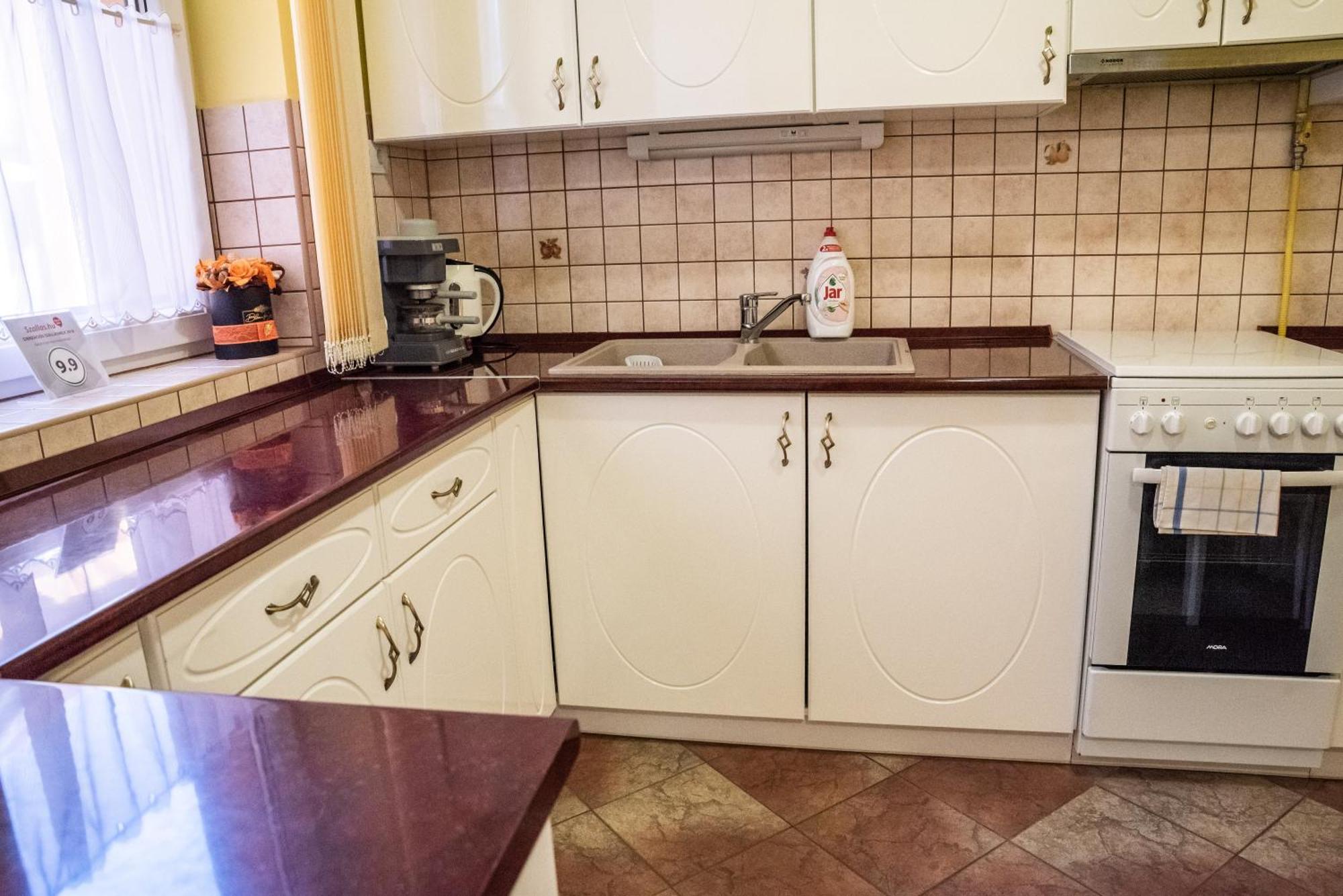 Gesztenye Apartman Makó Eksteriør bilde
